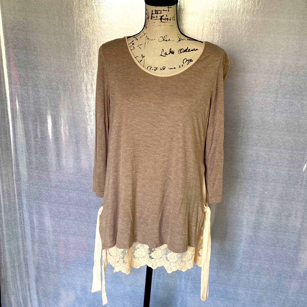 LC Blouse with Lace